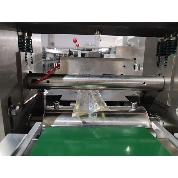 down roll double film roller automatic packaging machinery automatic flow wrapping machine factory price